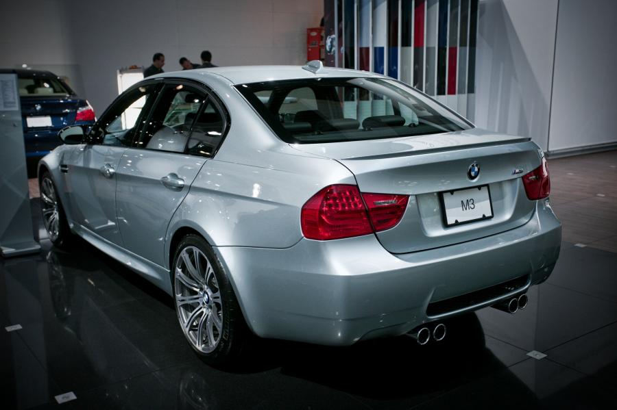 BMW M3 Sedan 2007 года  (фото 37 из 72)